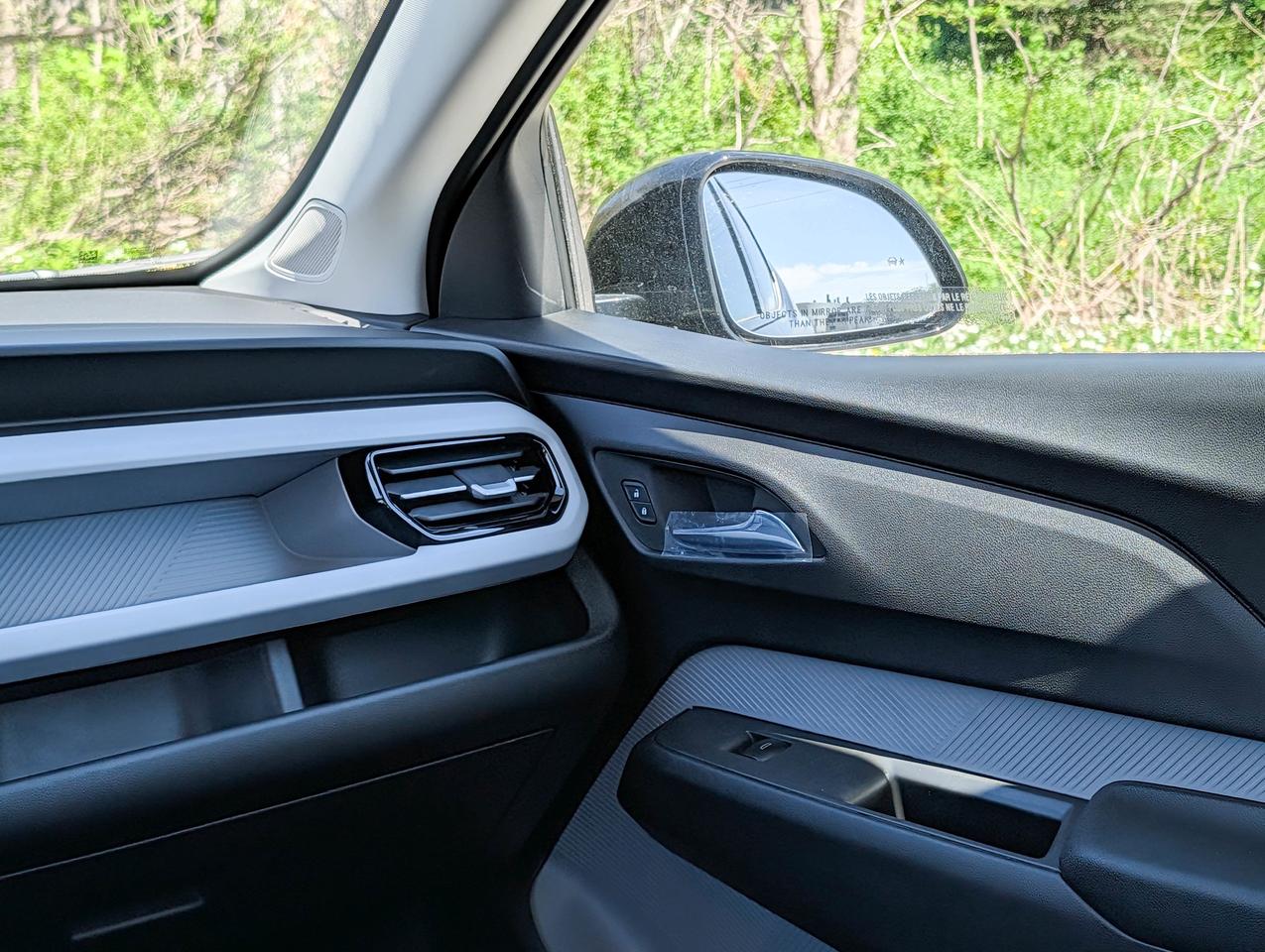 2027 Chevrolet Bolt RS Photo