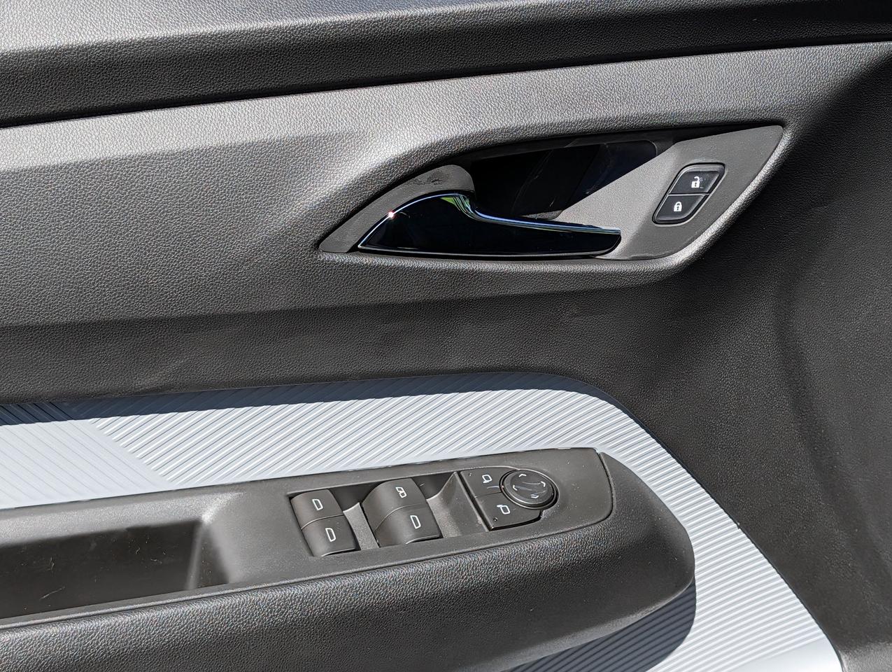 2027 Chevrolet Bolt RS Photo