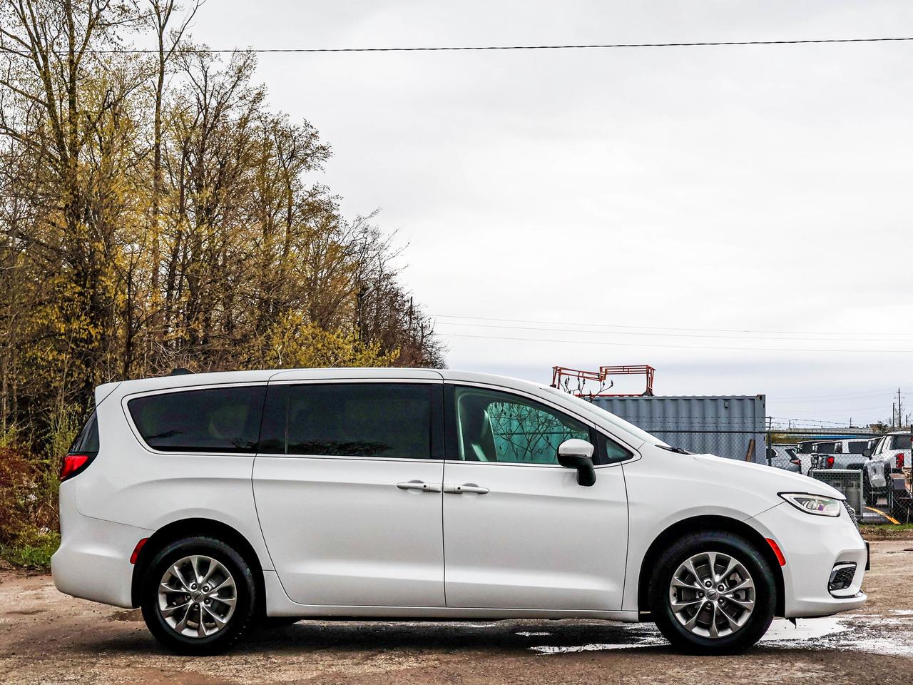 2023 Chrysler Pacifica Touring L Photo