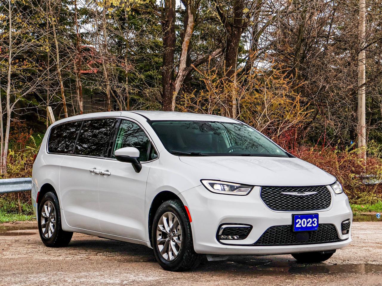 2023 Chrysler Pacifica Touring L Photo