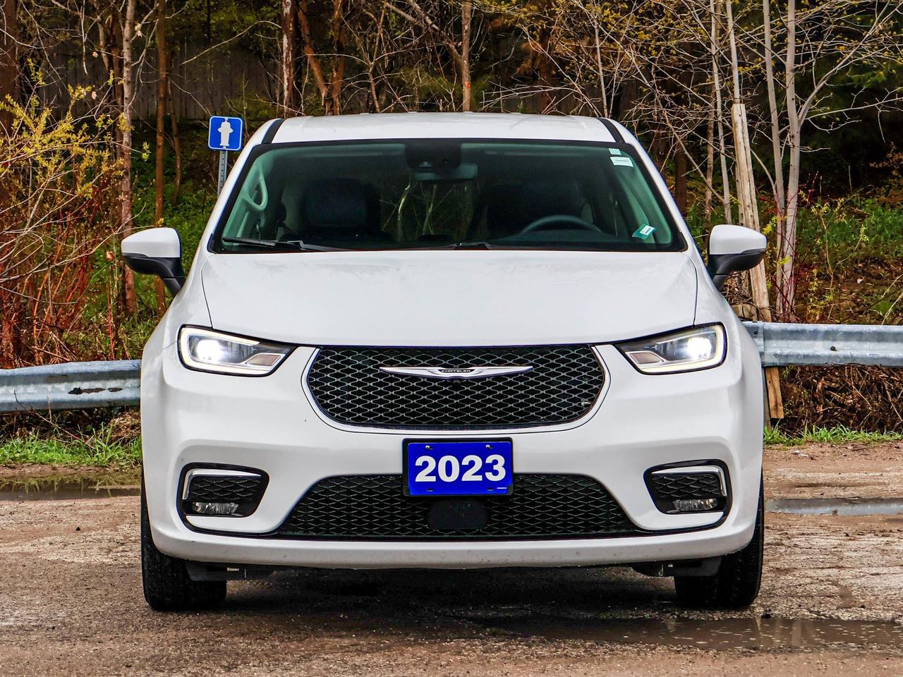 2023 Chrysler Pacifica Touring L Photo