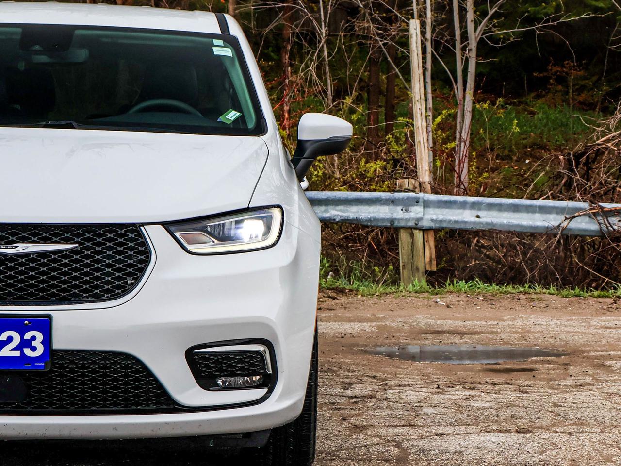 2023 Chrysler Pacifica Touring L Photo