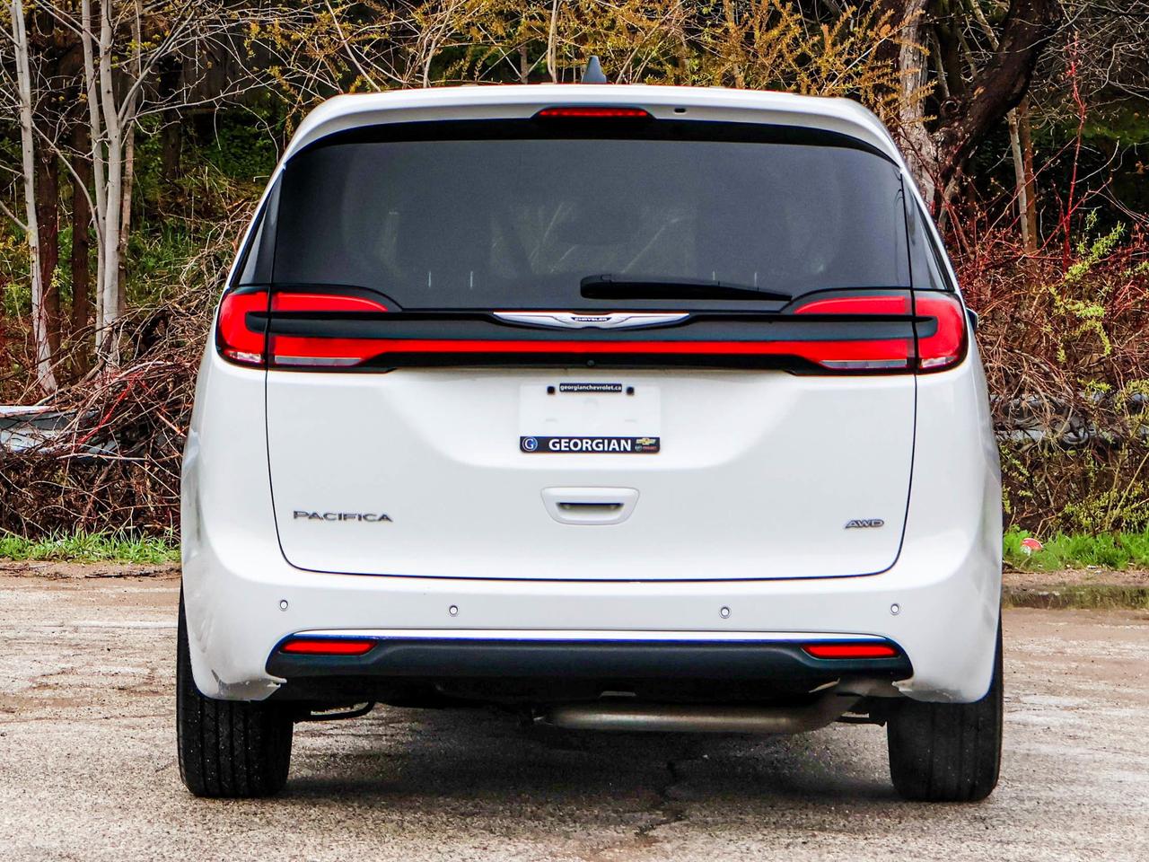2023 Chrysler Pacifica Touring L Photo