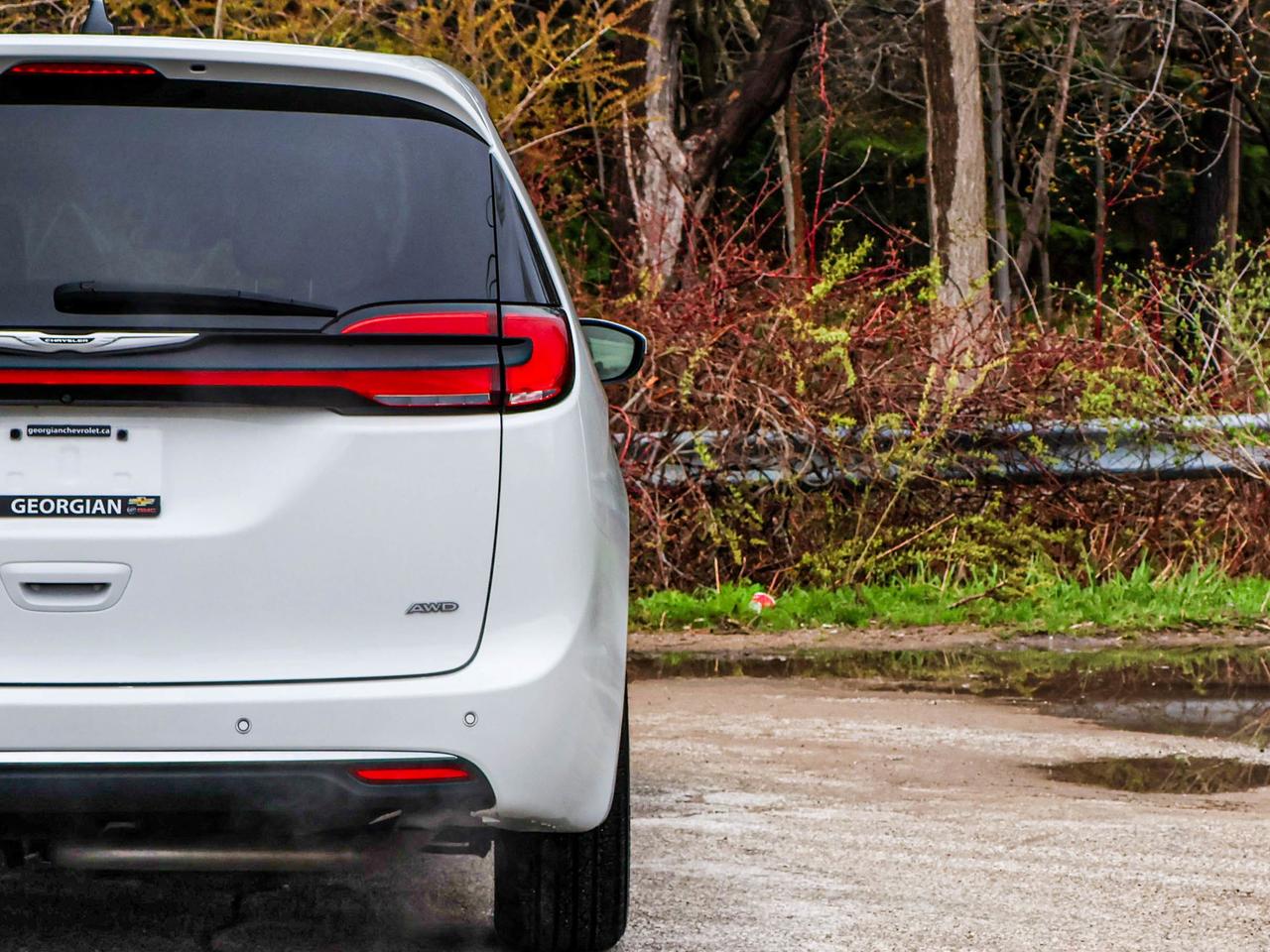 2023 Chrysler Pacifica Touring L Photo