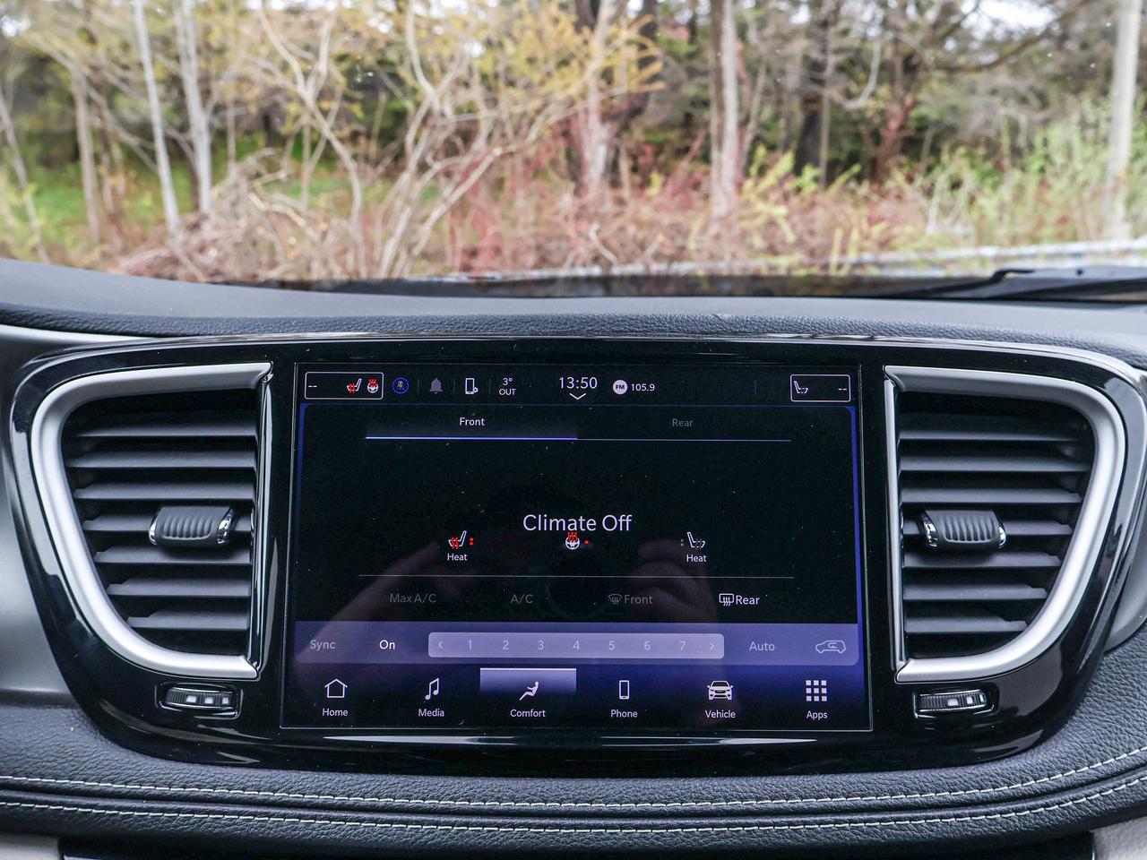 2023 Chrysler Pacifica Touring L Photo