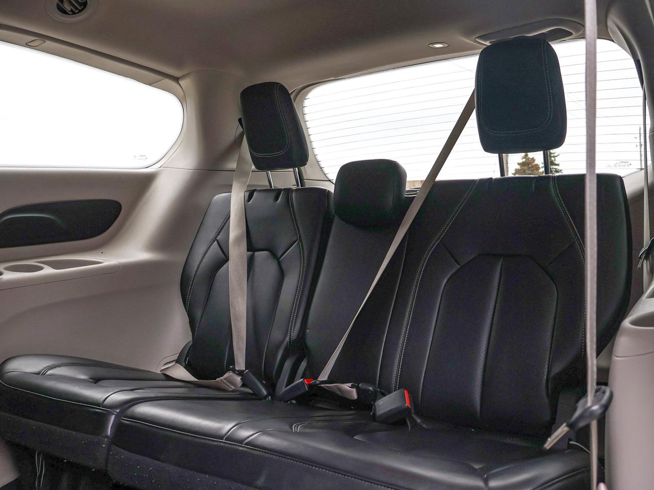2023 Chrysler Pacifica Touring L Photo