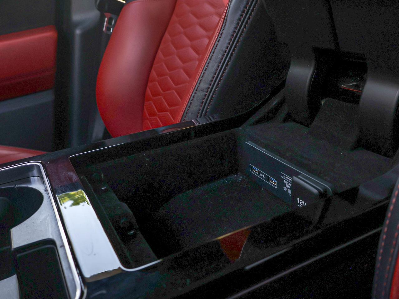 2020 Land Rover Range Rover Velar SV Autobiography Dynamic Photo