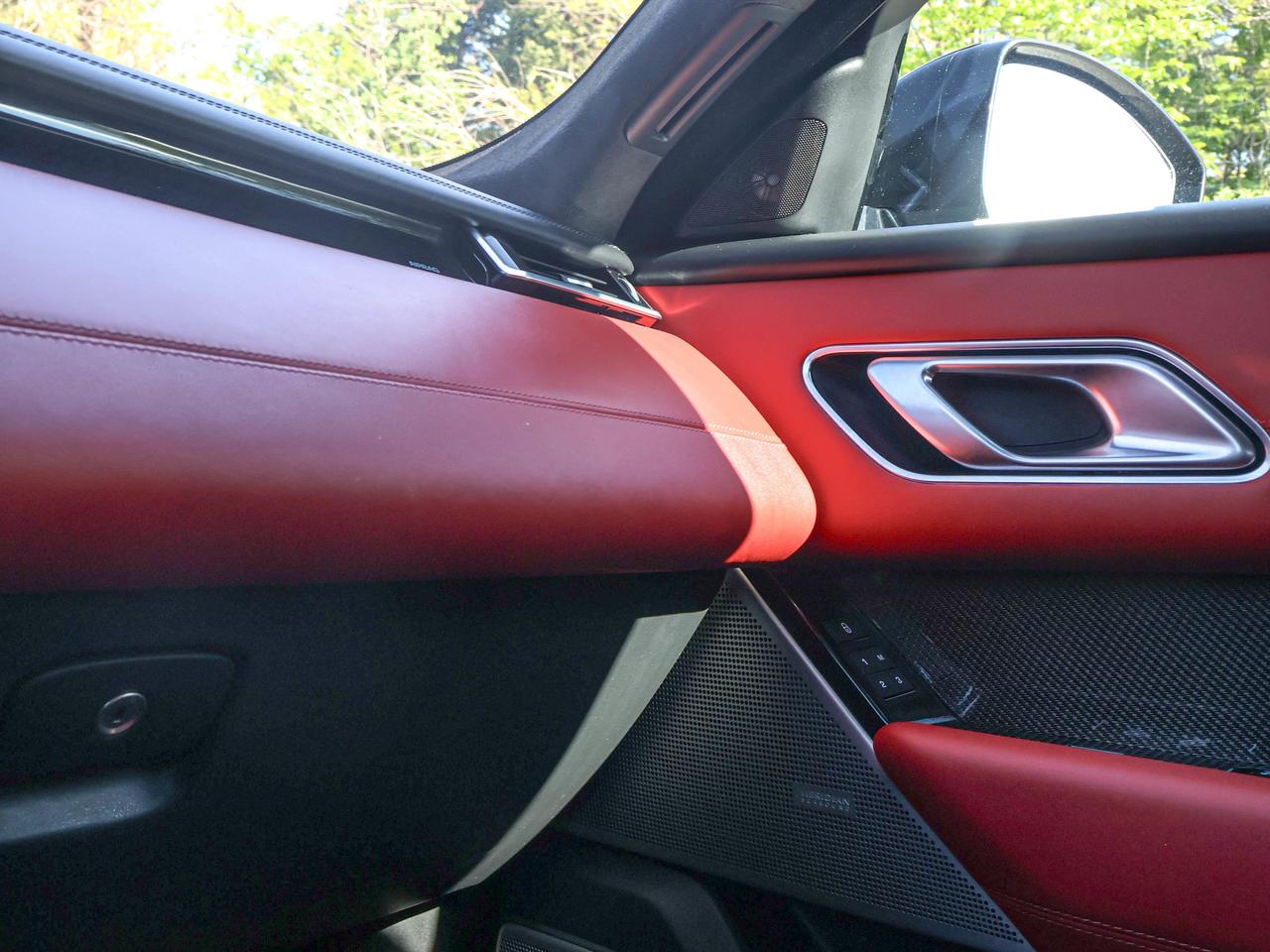2020 Land Rover Range Rover Velar SV Autobiography Dynamic Photo