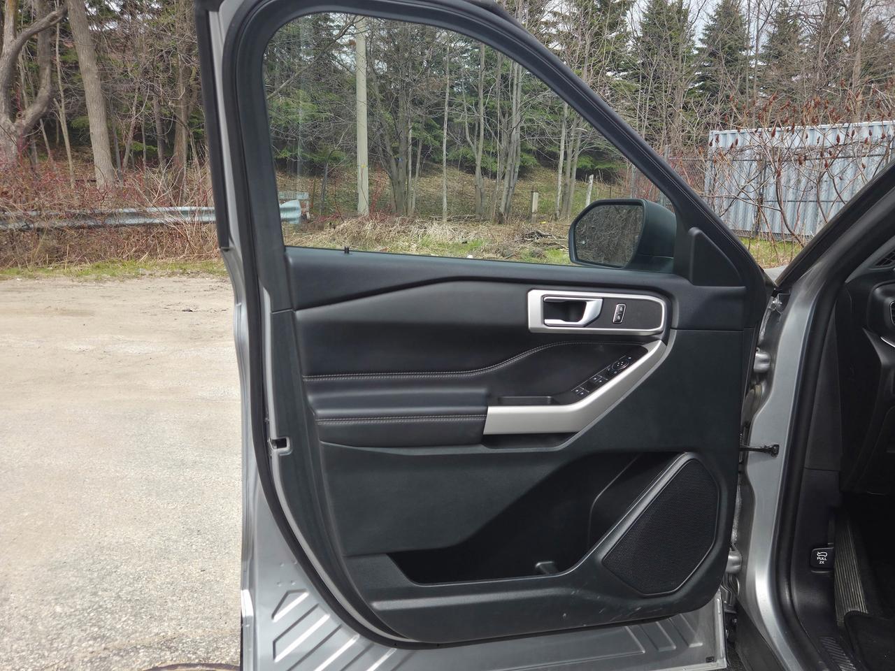 2024 Ford Explorer XLT Photo