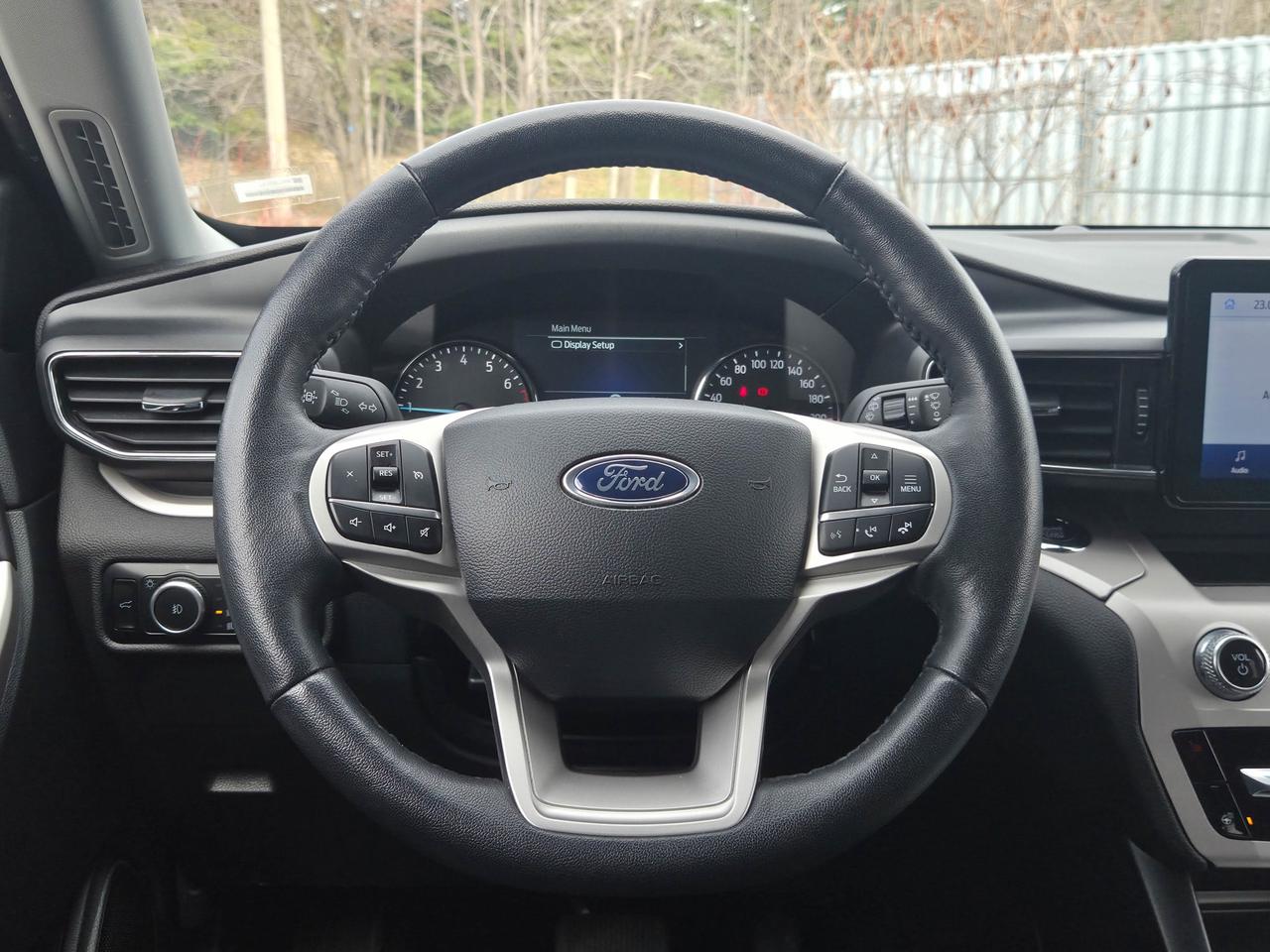 2024 Ford Explorer XLT Photo