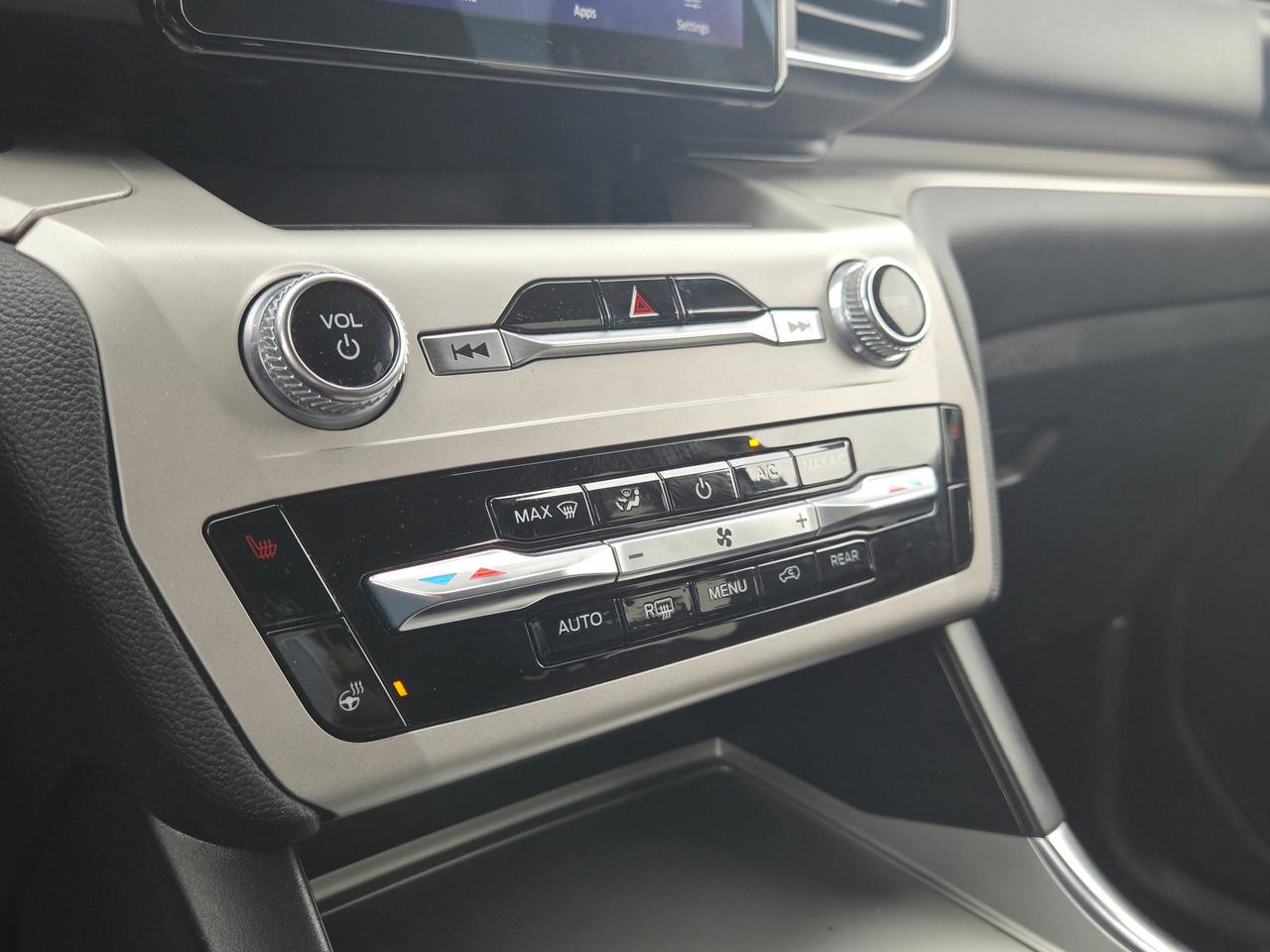 2024 Ford Explorer XLT Photo