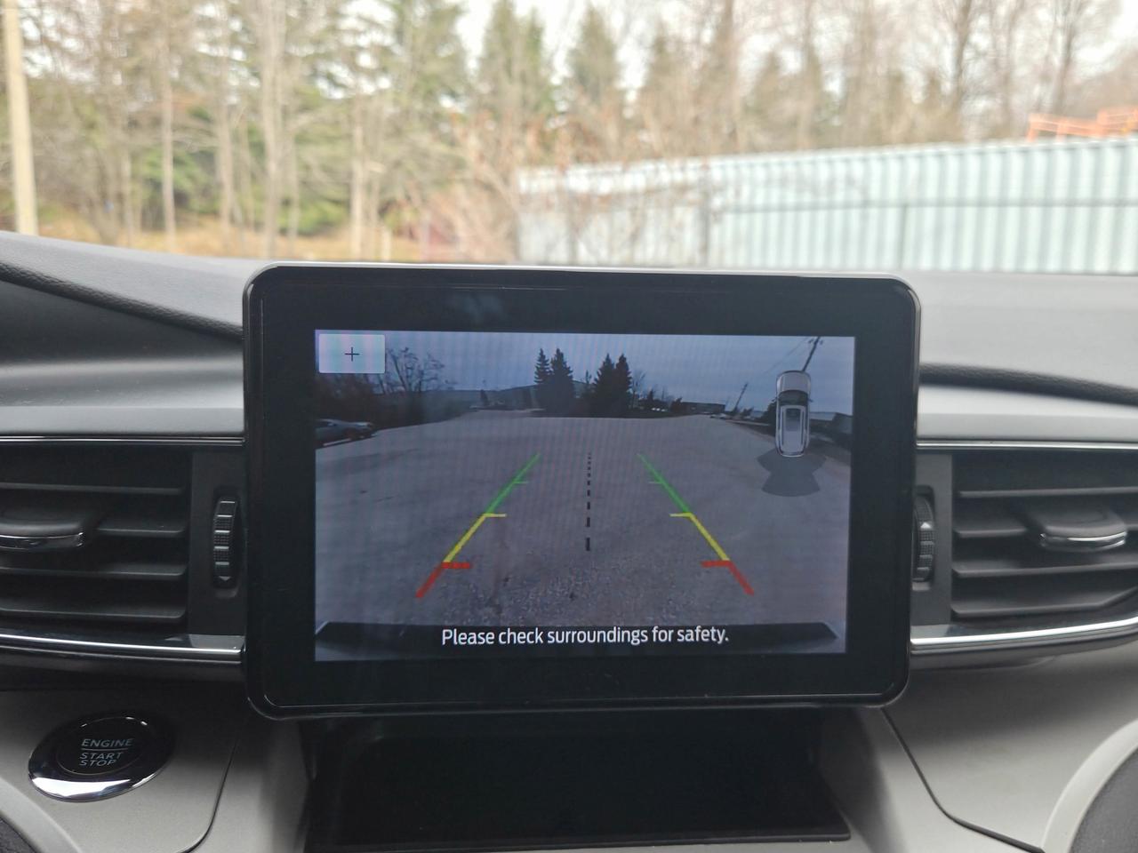2024 Ford Explorer XLT Photo