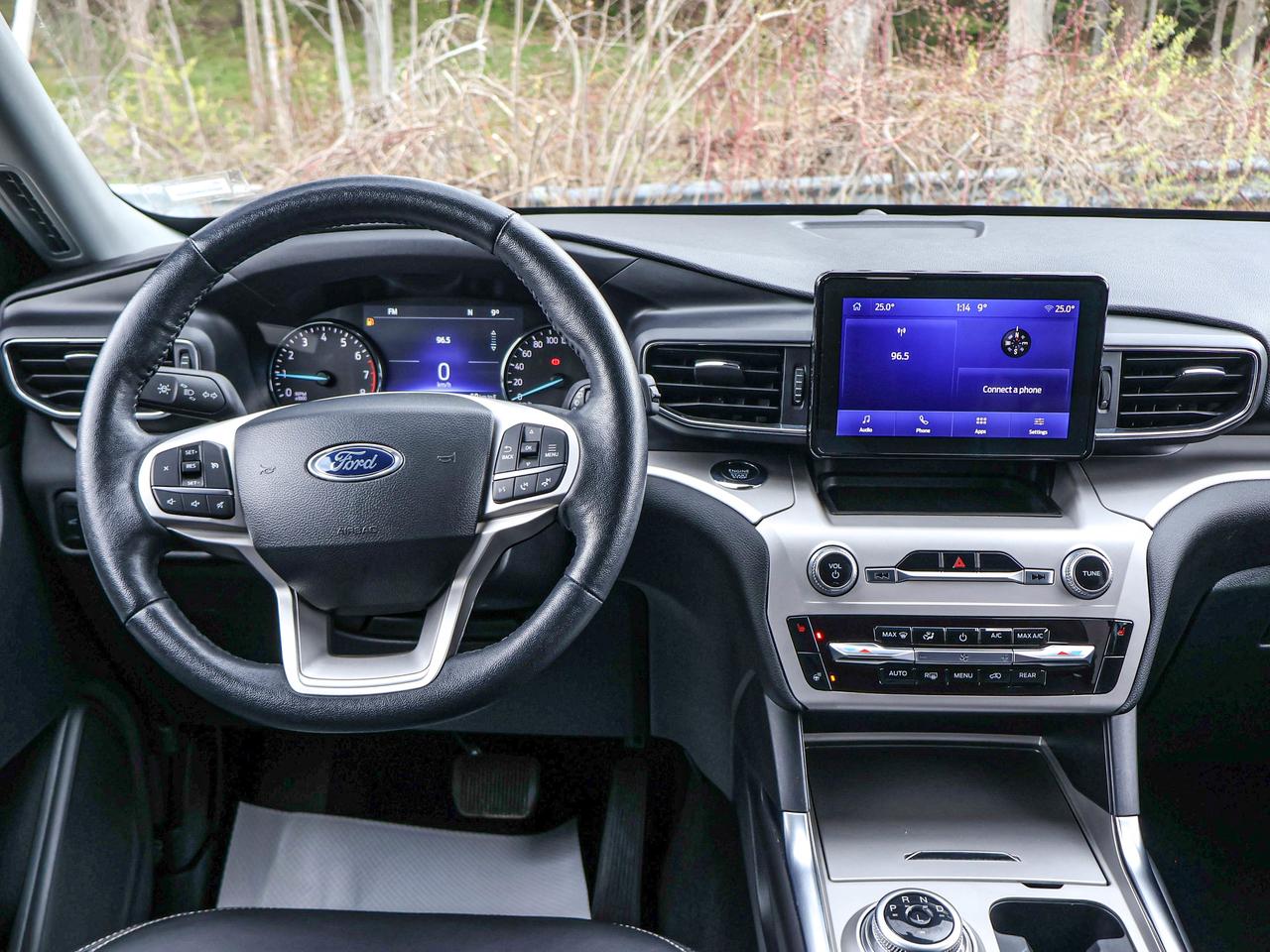 2024 Ford Explorer XLT Photo