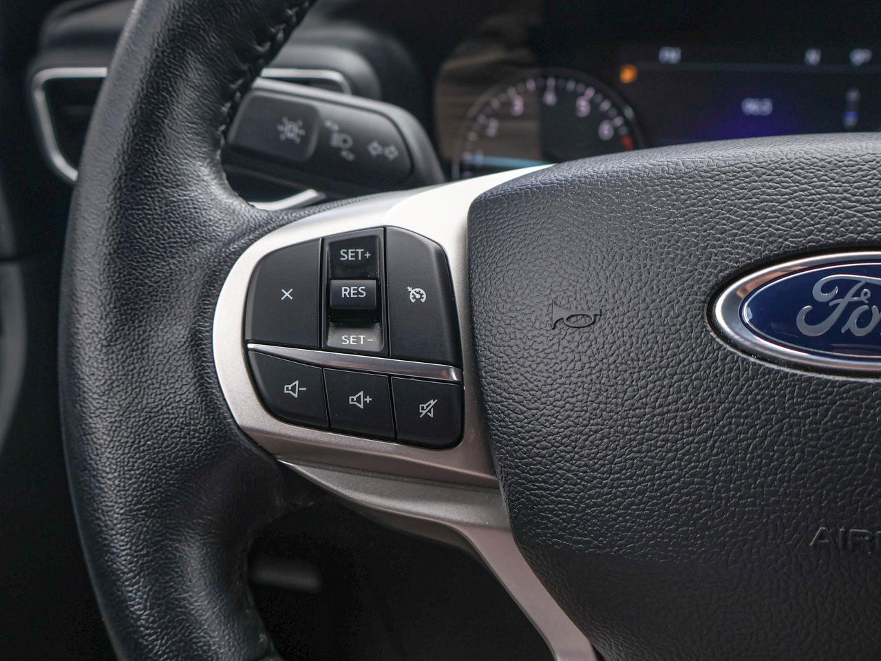 2024 Ford Explorer XLT Photo