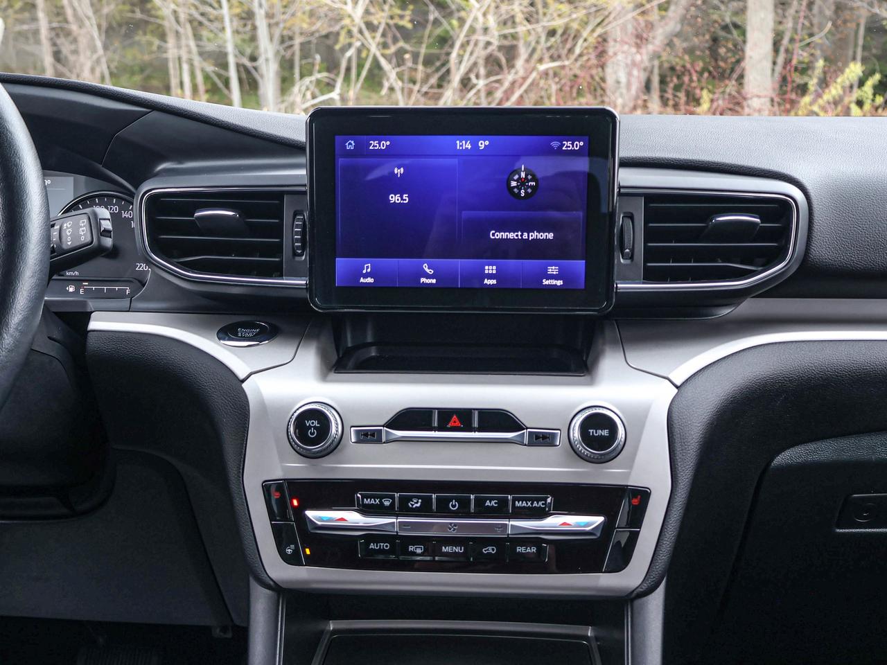 2024 Ford Explorer XLT Photo