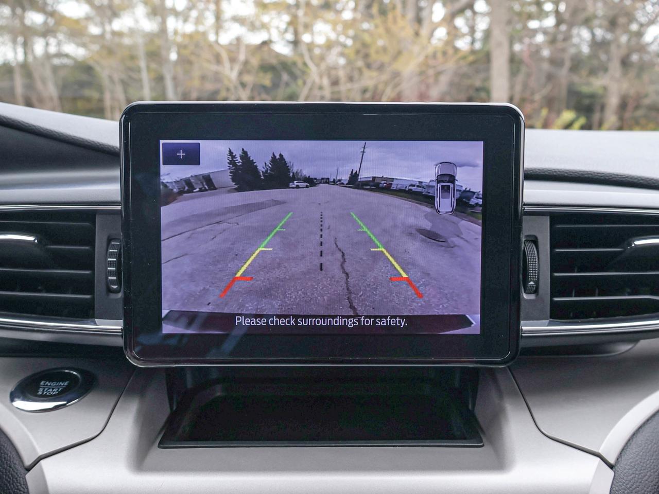 2024 Ford Explorer XLT Photo