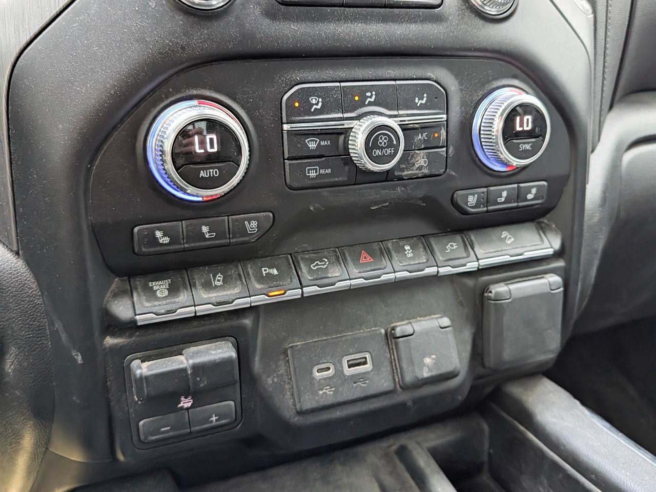 2023 GMC SIERRA 2500HD DENALI Photo