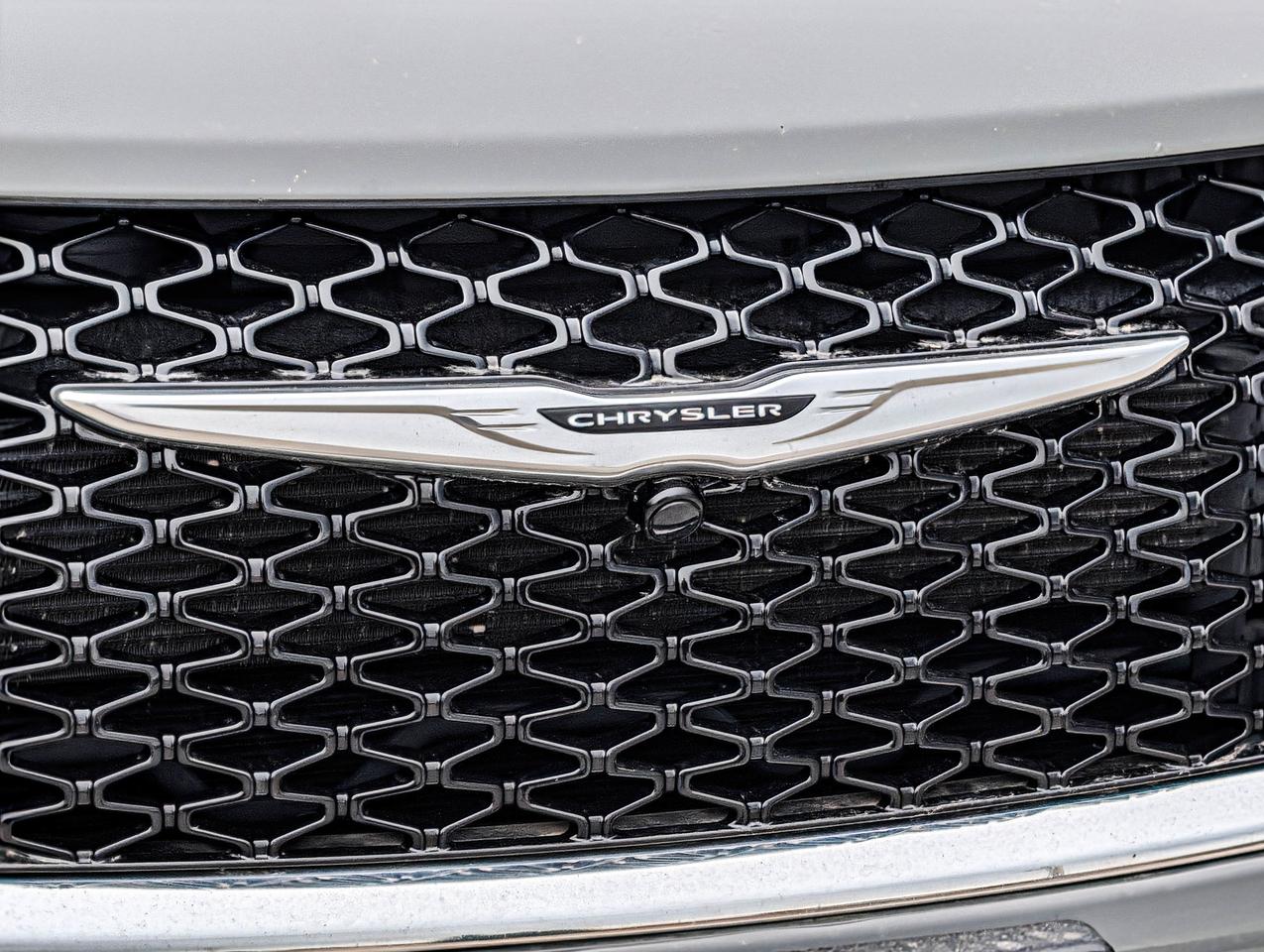 2023 Chrysler Pacifica Limited Photo