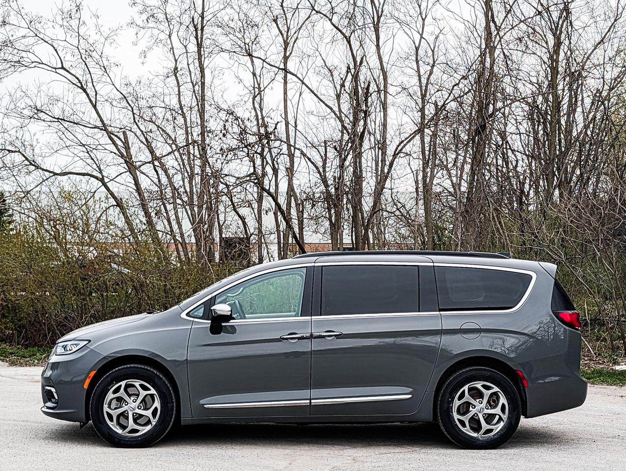 2023 Chrysler Pacifica Limited Photo
