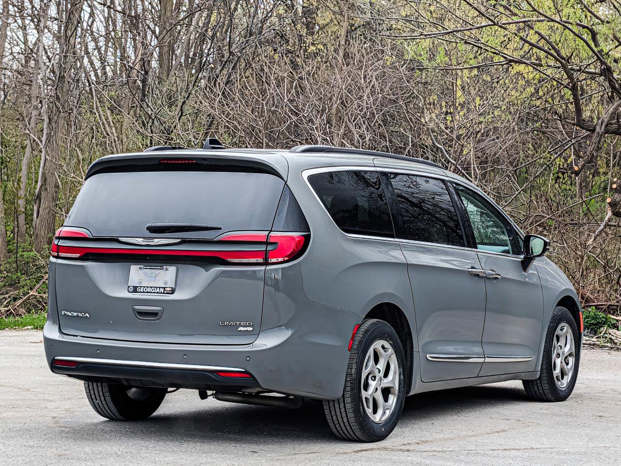 2023 Chrysler Pacifica Limited Photo