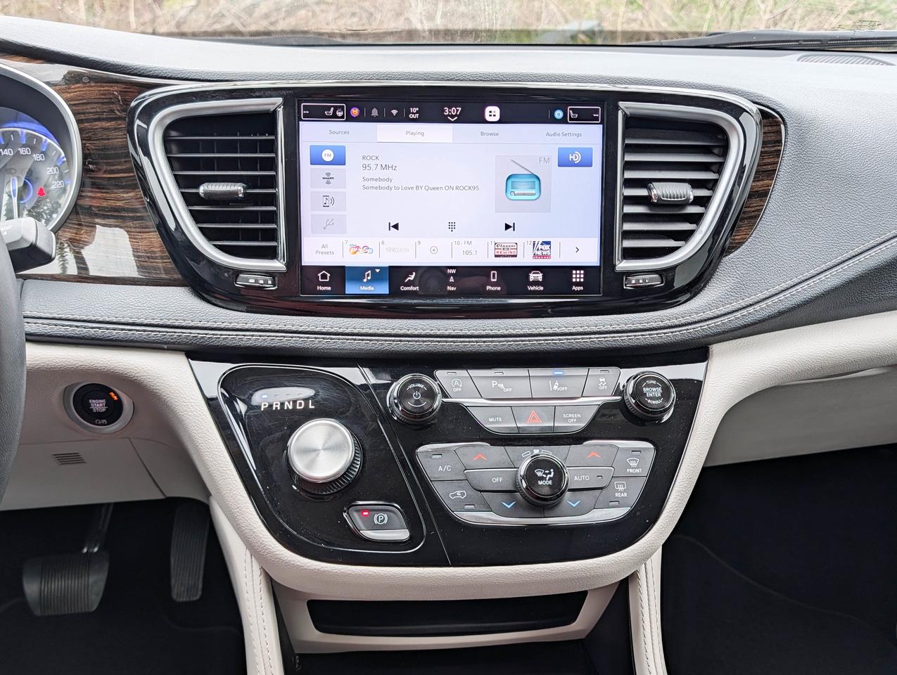 2023 Chrysler Pacifica Limited Photo