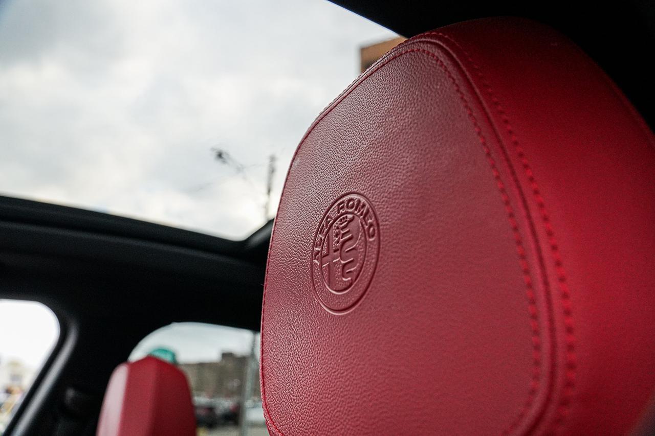 2023 Alfa Romeo Stelvio Veloce AWD |NO ACCIDENT|ONE OWNER|RED INT|NAVI Photo