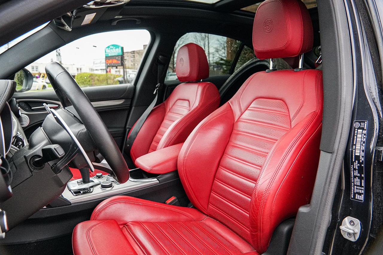 2023 Alfa Romeo Stelvio Veloce AWD |NO ACCIDENT|ONE OWNER|RED INT|NAVI Photo