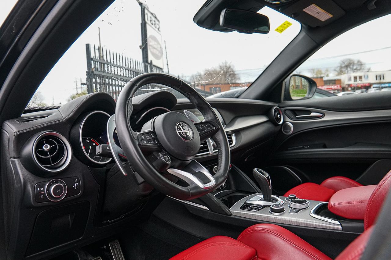 2023 Alfa Romeo Stelvio Veloce AWD |NO ACCIDENT|ONE OWNER|RED INT|NAVI Photo