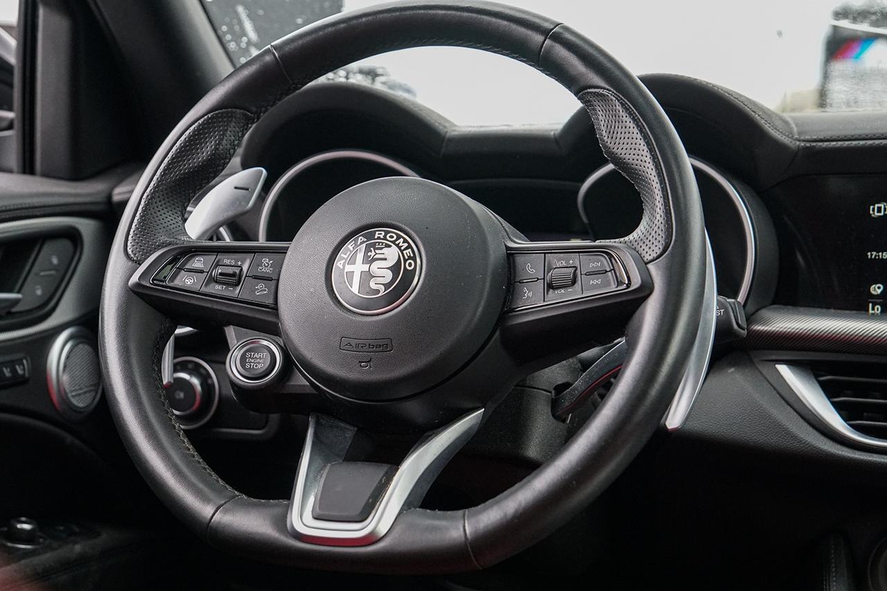 2023 Alfa Romeo Stelvio Veloce AWD |NO ACCIDENT|ONE OWNER|RED INT|NAVI Photo