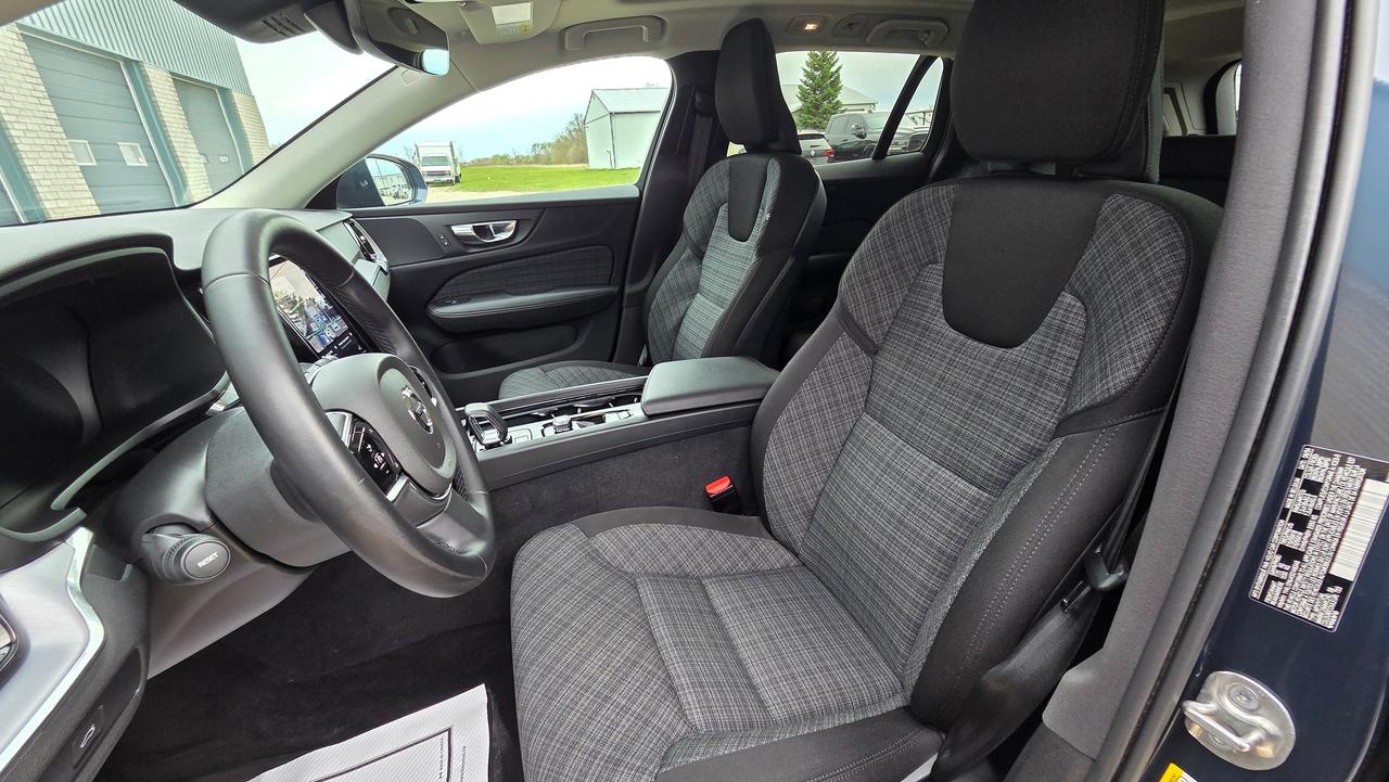 2025 Volvo V60 Cross Country B5 AWD Core MILD HYBRID Photo