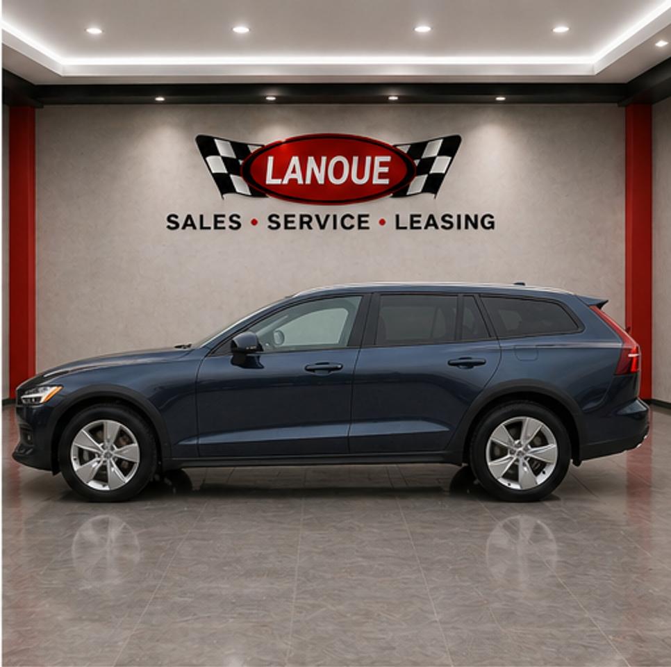 2025 Volvo V60 Cross Country B5 AWD Core MILD HYBRID Photo