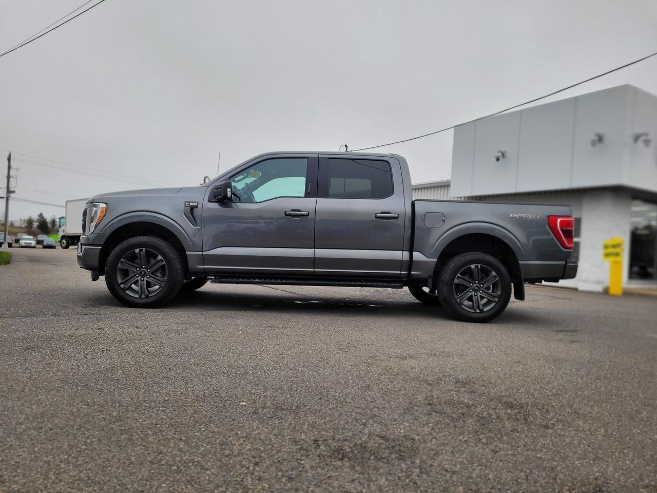 2023 Ford F-150 XLT 4X4 SUPERCREW W/ TWO SETS OF TIRES/RIMS Photo2