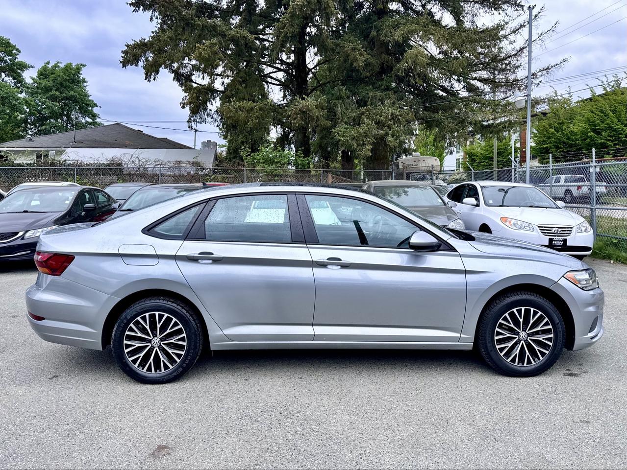 2019 Volkswagen Jetta FINANCING AVAILABLE Photo4