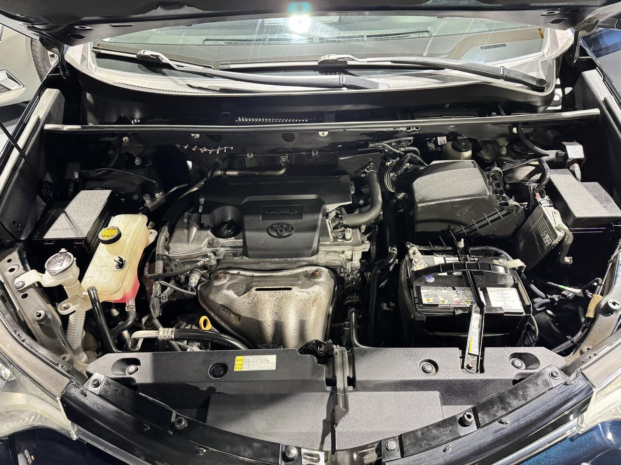 2017 Toyota RAV4 AWD 4dr XLE Photo
