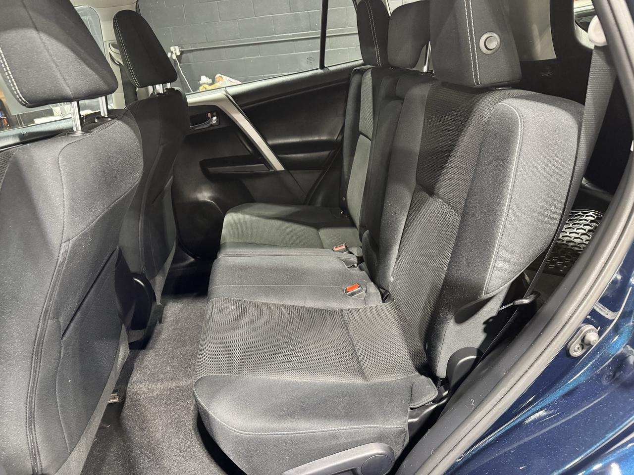2017 Toyota RAV4 AWD 4dr XLE Photo