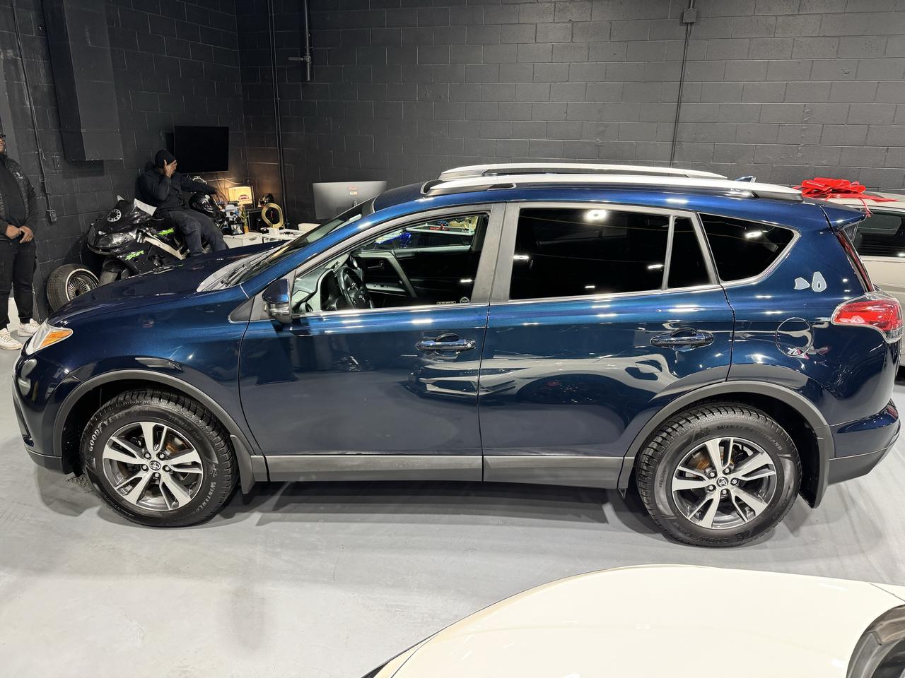 2017 Toyota RAV4 AWD 4dr XLE Photo