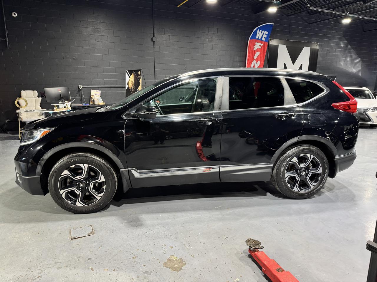2017 Honda CR-V AWD 5dr Touring Photo