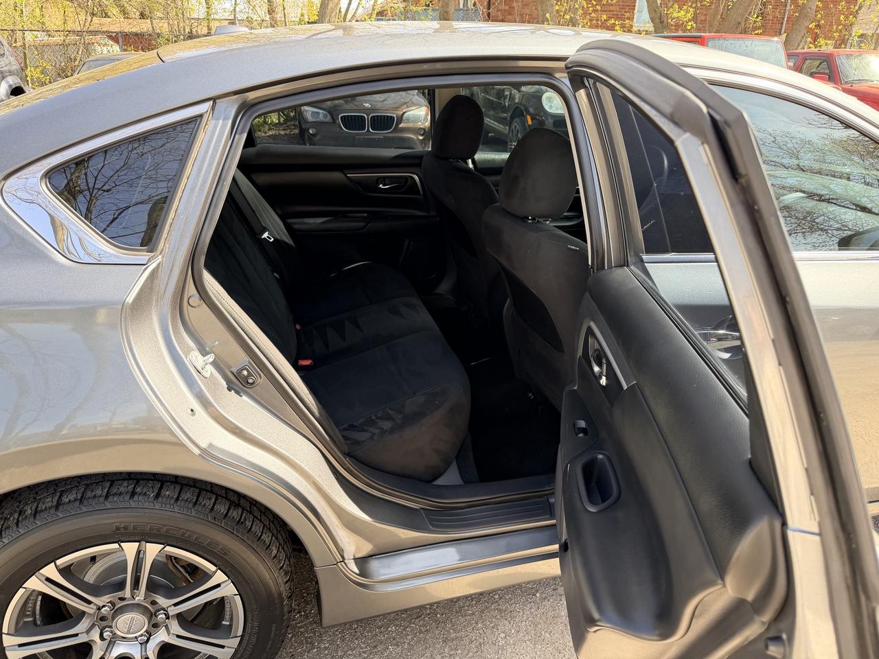 2015 Nissan Altima 2.5S | BACKUP CAM | ALLOYS Photo