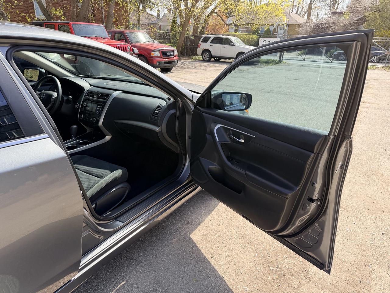 2015 Nissan Altima 2.5S | BACKUP CAM | ALLOYS Photo