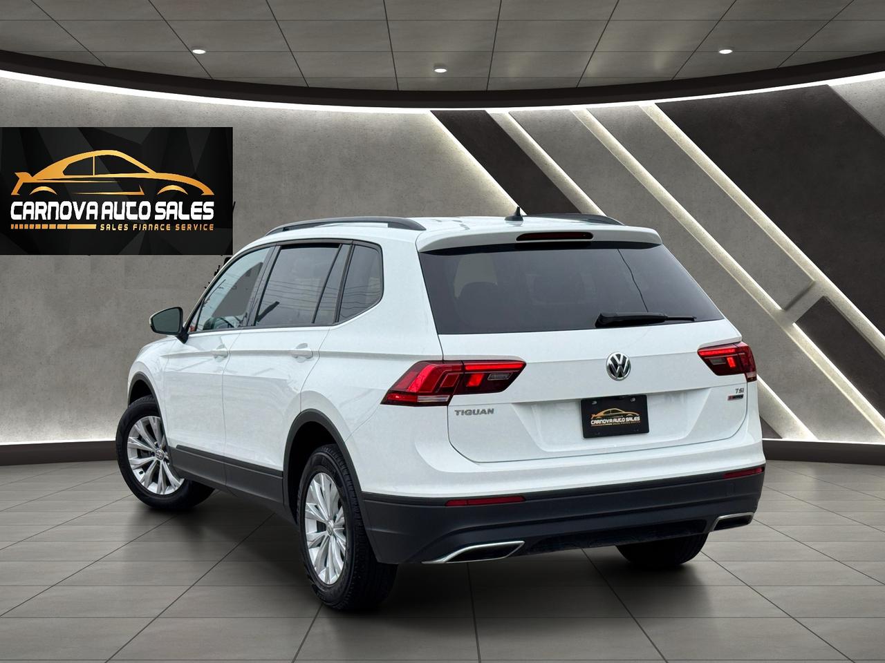 2018 Volkswagen Tiguan Trendline 4MOTION+New Tires+SUPER CLEAN Photo