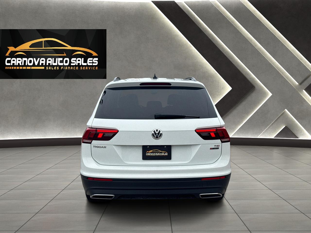 2018 Volkswagen Tiguan Trendline 4MOTION+New Tires+SUPER CLEAN Photo
