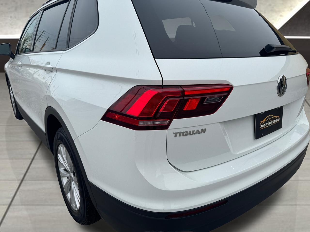 2018 Volkswagen Tiguan Trendline 4MOTION+New Tires+SUPER CLEAN Photo