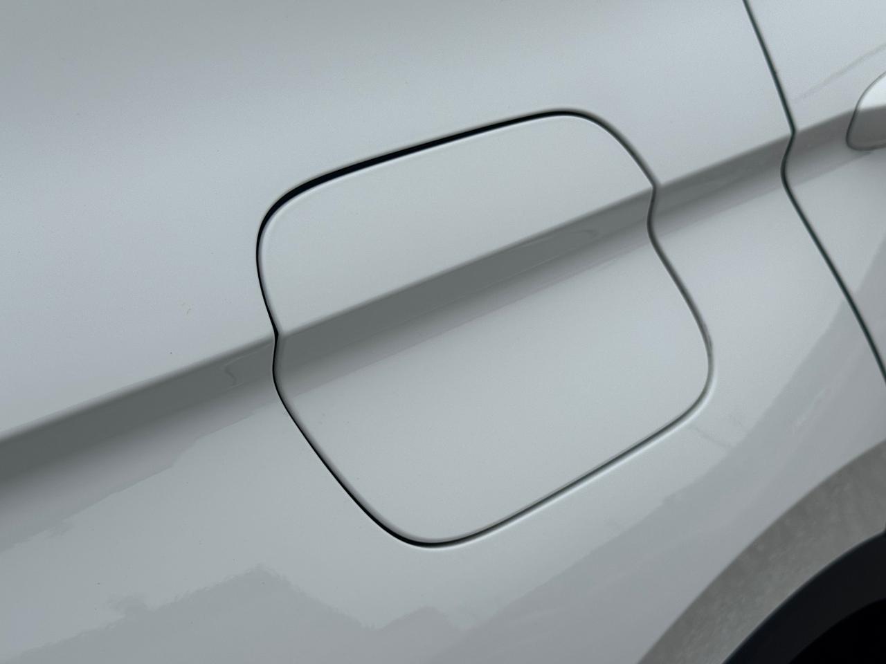 2018 Volkswagen Tiguan Trendline 4MOTION+New Tires+SUPER CLEAN Photo