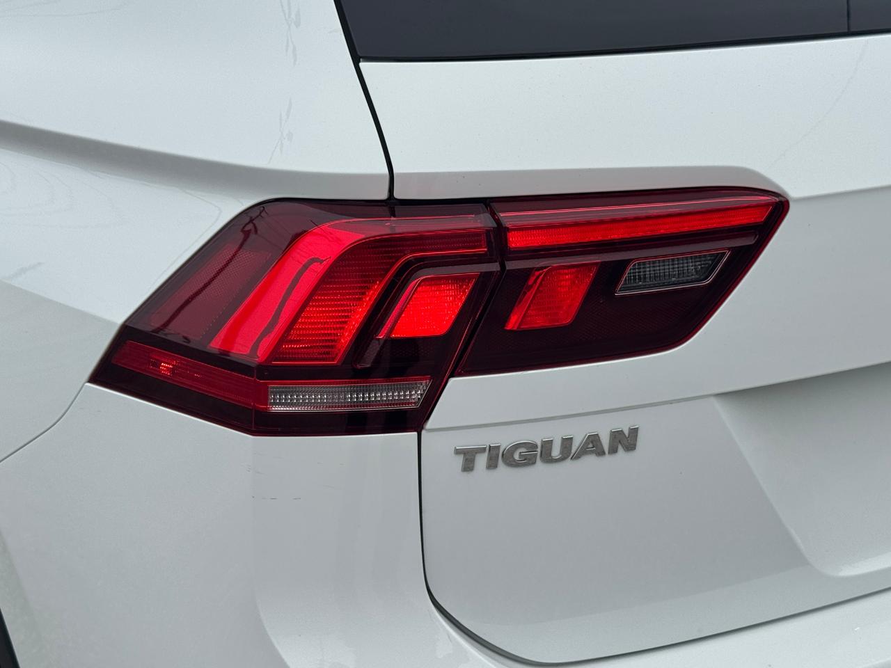 2018 Volkswagen Tiguan Trendline 4MOTION+New Tires+SUPER CLEAN Photo