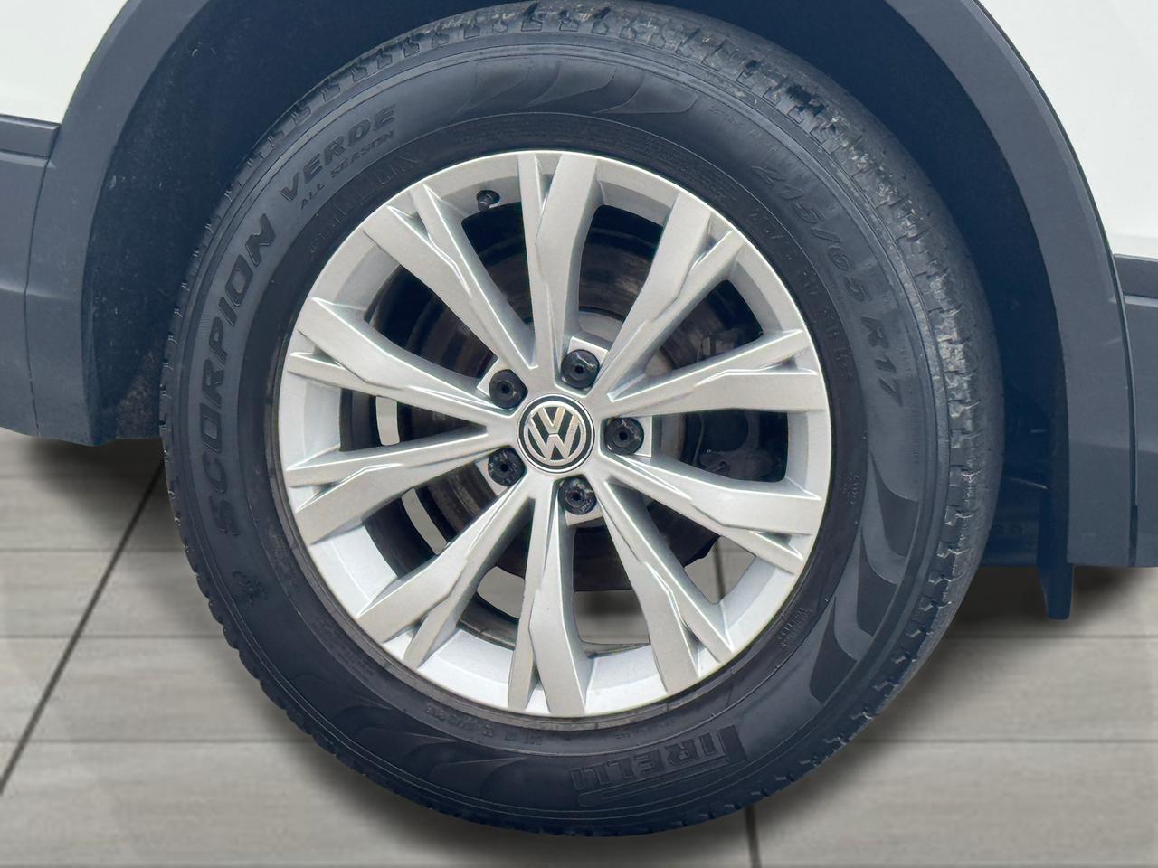 2018 Volkswagen Tiguan Trendline 4MOTION+New Tires+SUPER CLEAN Photo