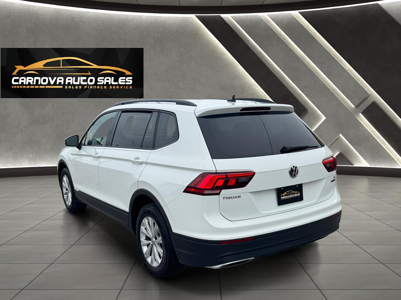 2018 Volkswagen Tiguan Trendline 4MOTION+New Tires+SUPER CLEAN Photo2