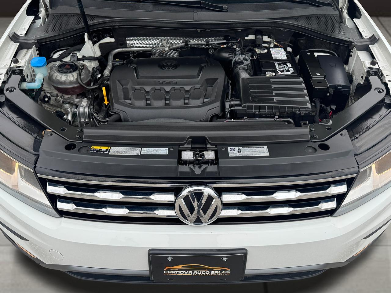 2018 Volkswagen Tiguan Trendline 4MOTION+New Tires+SUPER CLEAN Photo