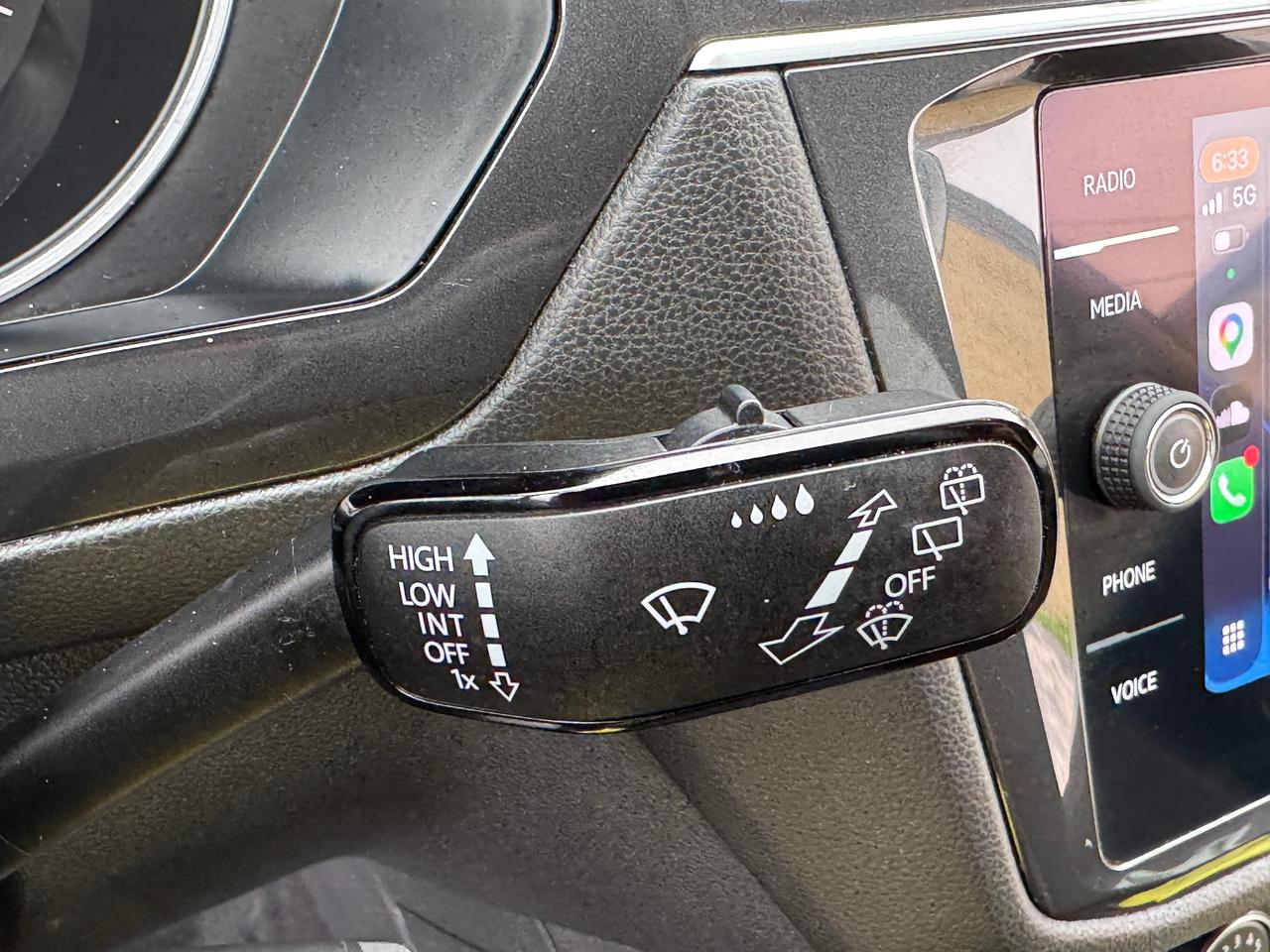 2018 Volkswagen Tiguan Trendline 4MOTION+New Tires+SUPER CLEAN Photo