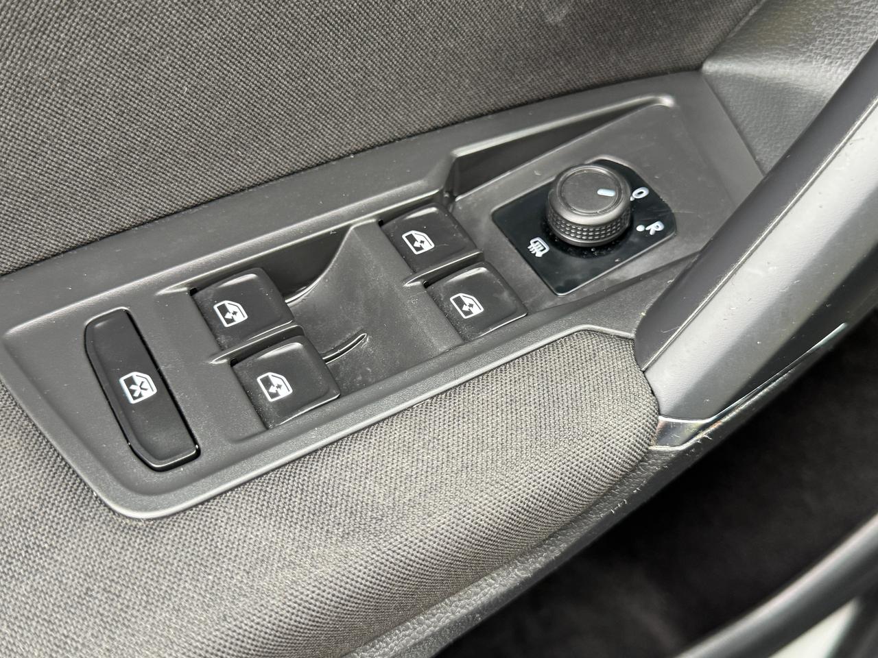 2018 Volkswagen Tiguan Trendline 4MOTION+New Tires+SUPER CLEAN Photo