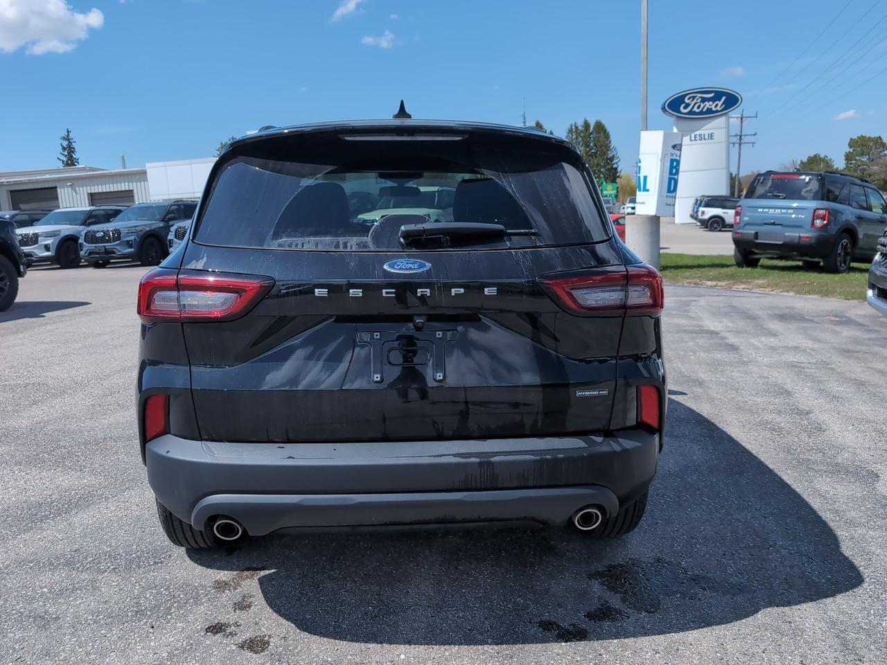 2026 Ford Escape ST-Line Hybrid AWD Photo4
